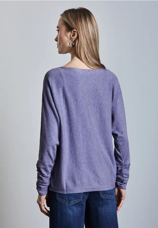 Finstickad dolman tröja med rynkad arm, lilac dusk melange