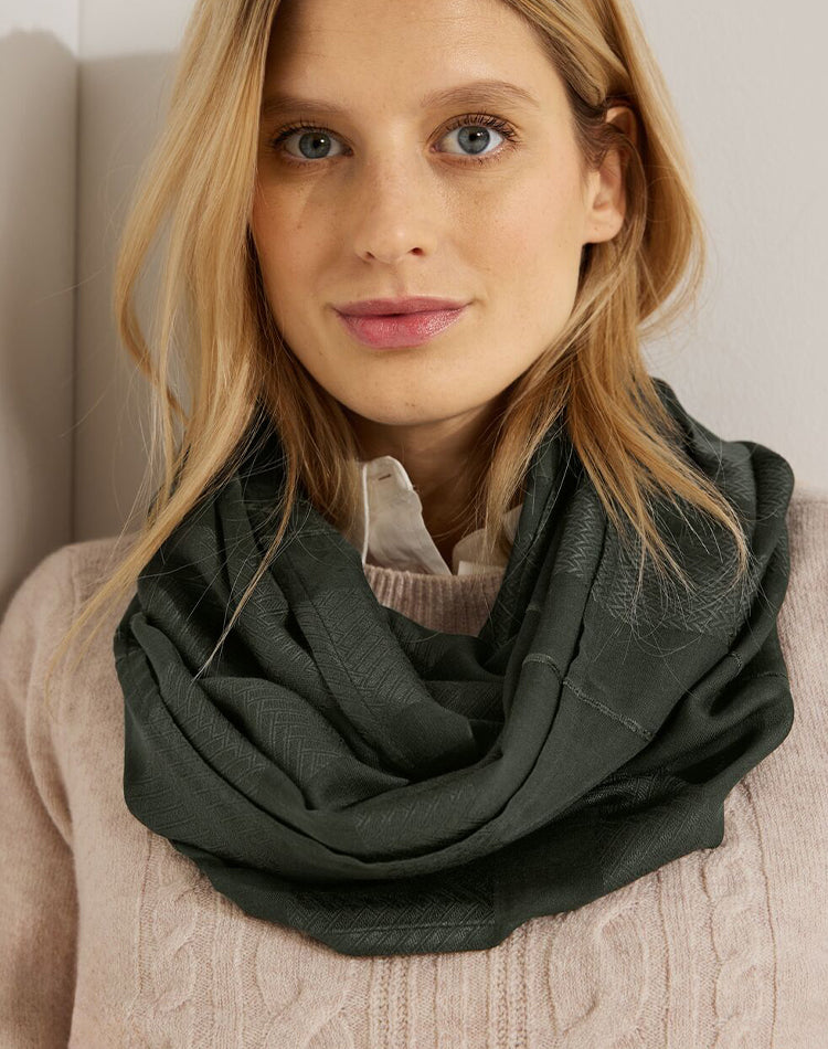 Enfärgad mönstrad scarf